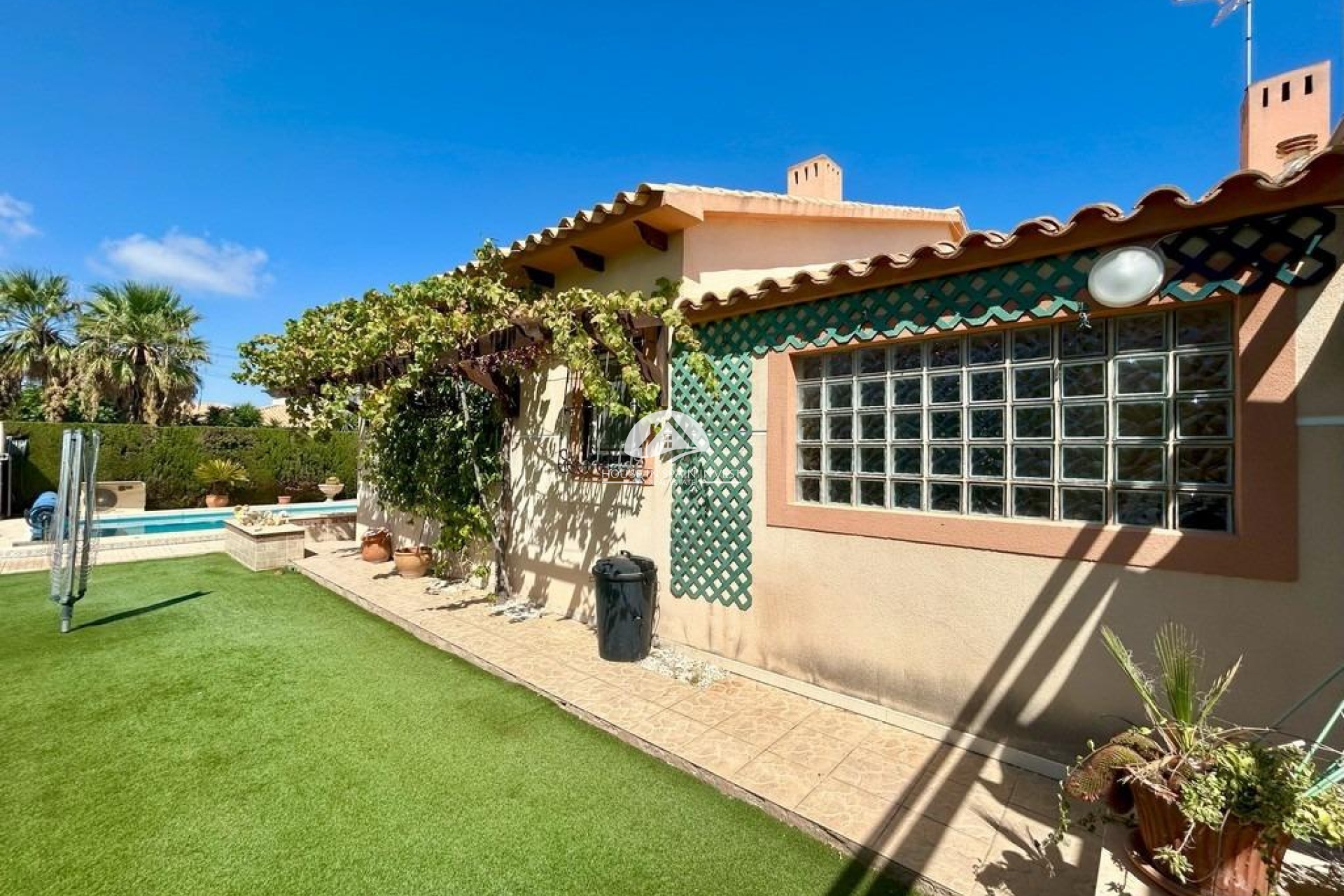 Resale - Villa - Orihuela Costa - Cabo roig  