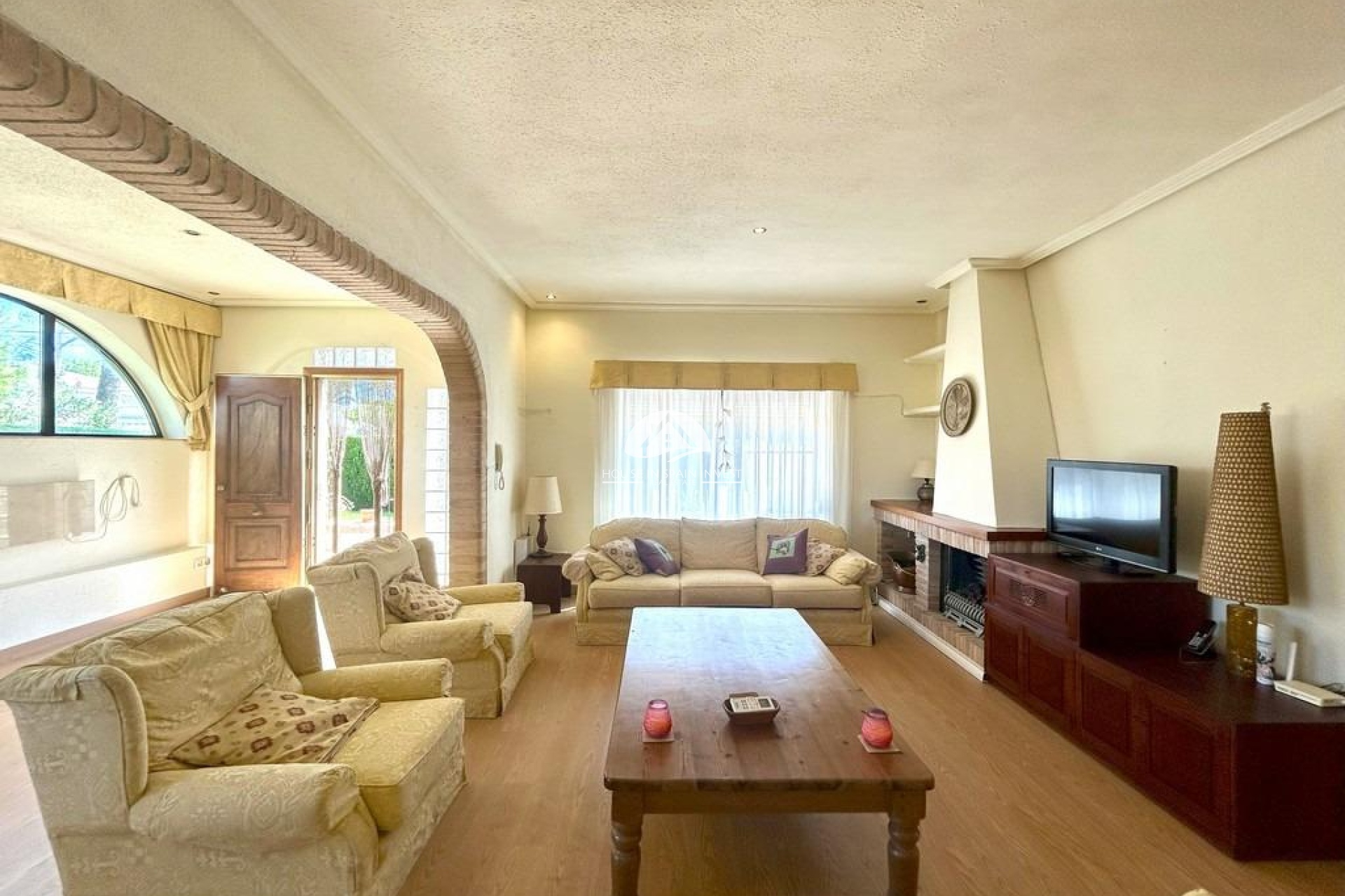 Resale - Villa - Orihuela Costa - Cabo roig  