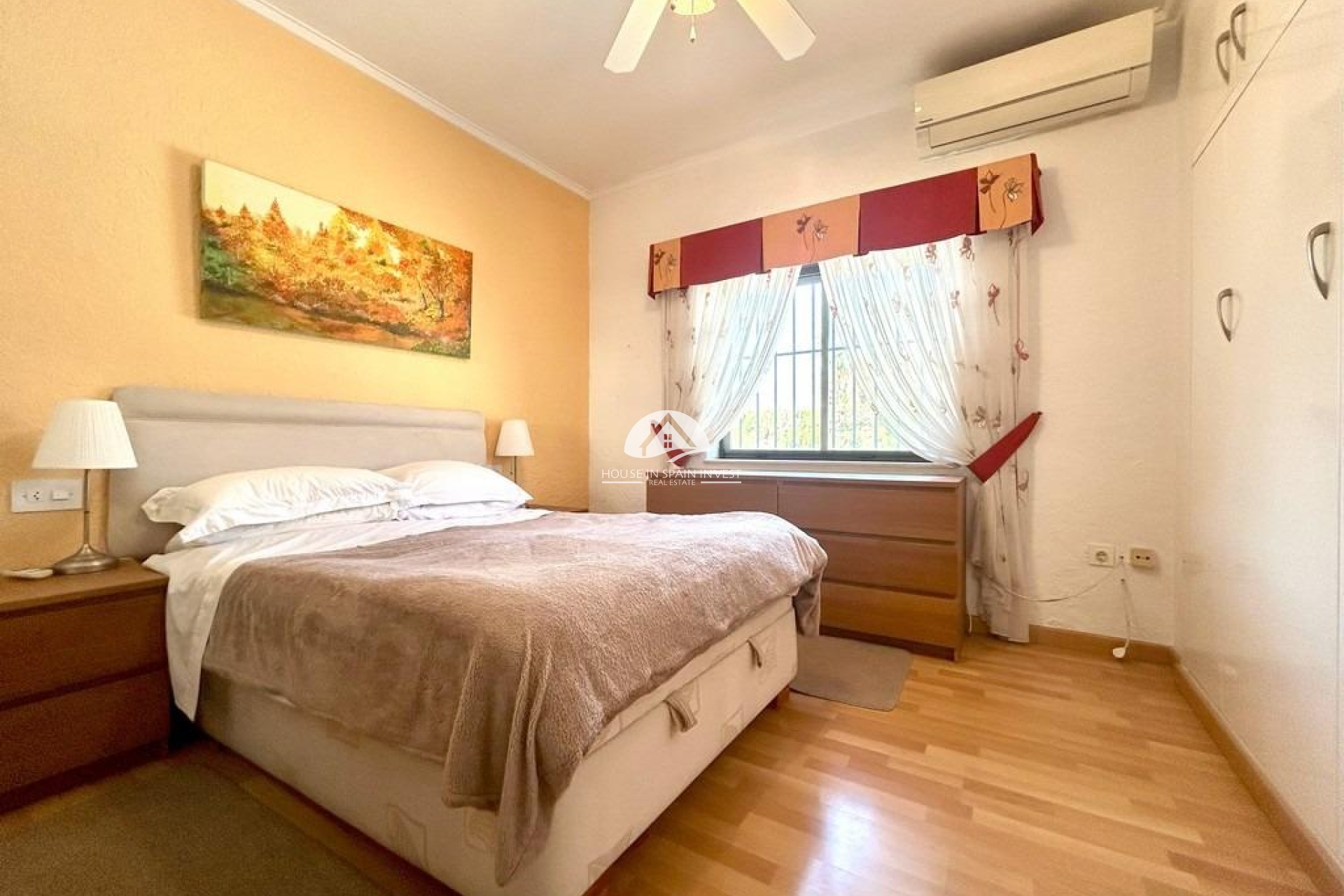 Resale - Villa - Orihuela Costa - Cabo roig  