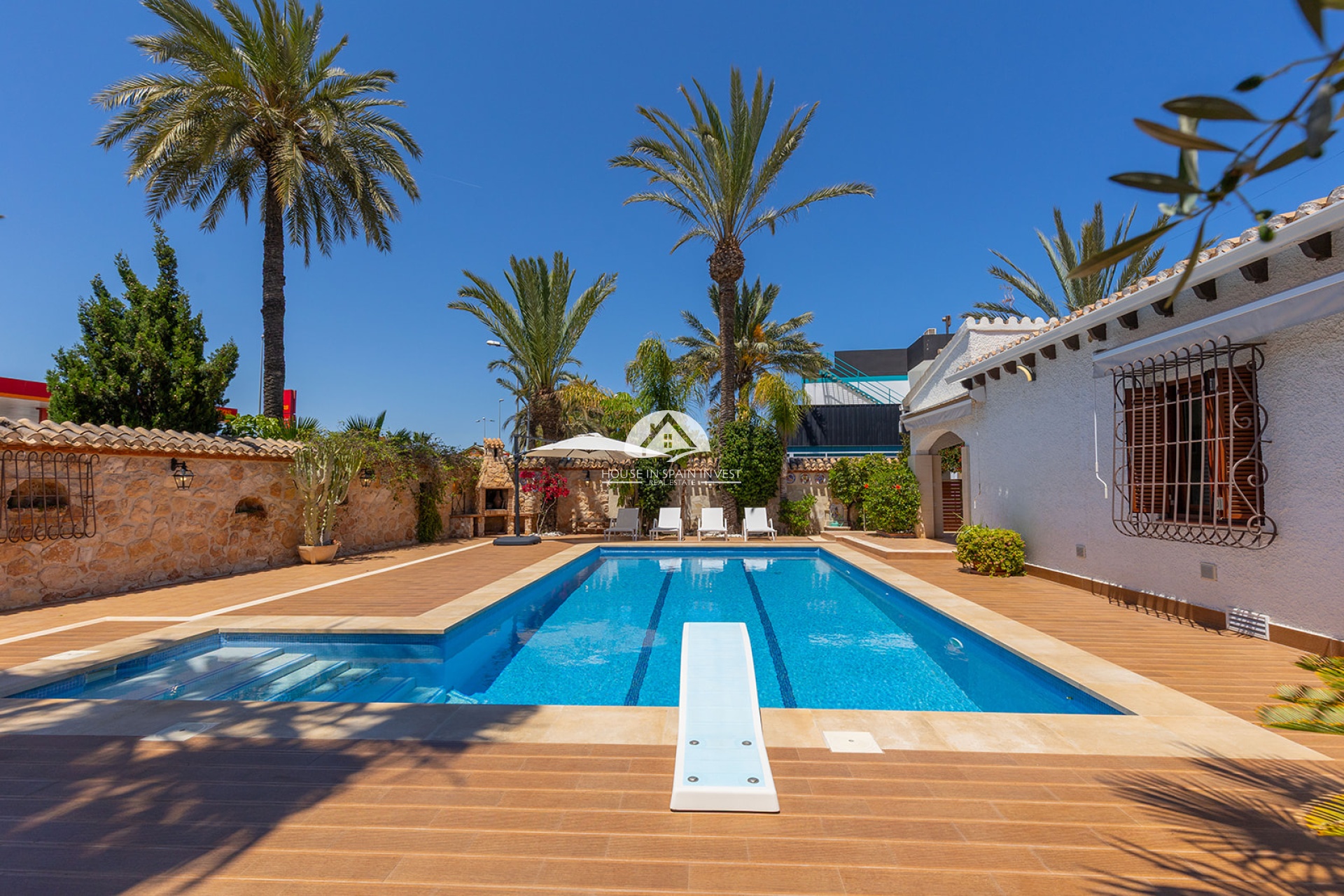 Resale - Villa - Orihuela Costa - Punta Prima  