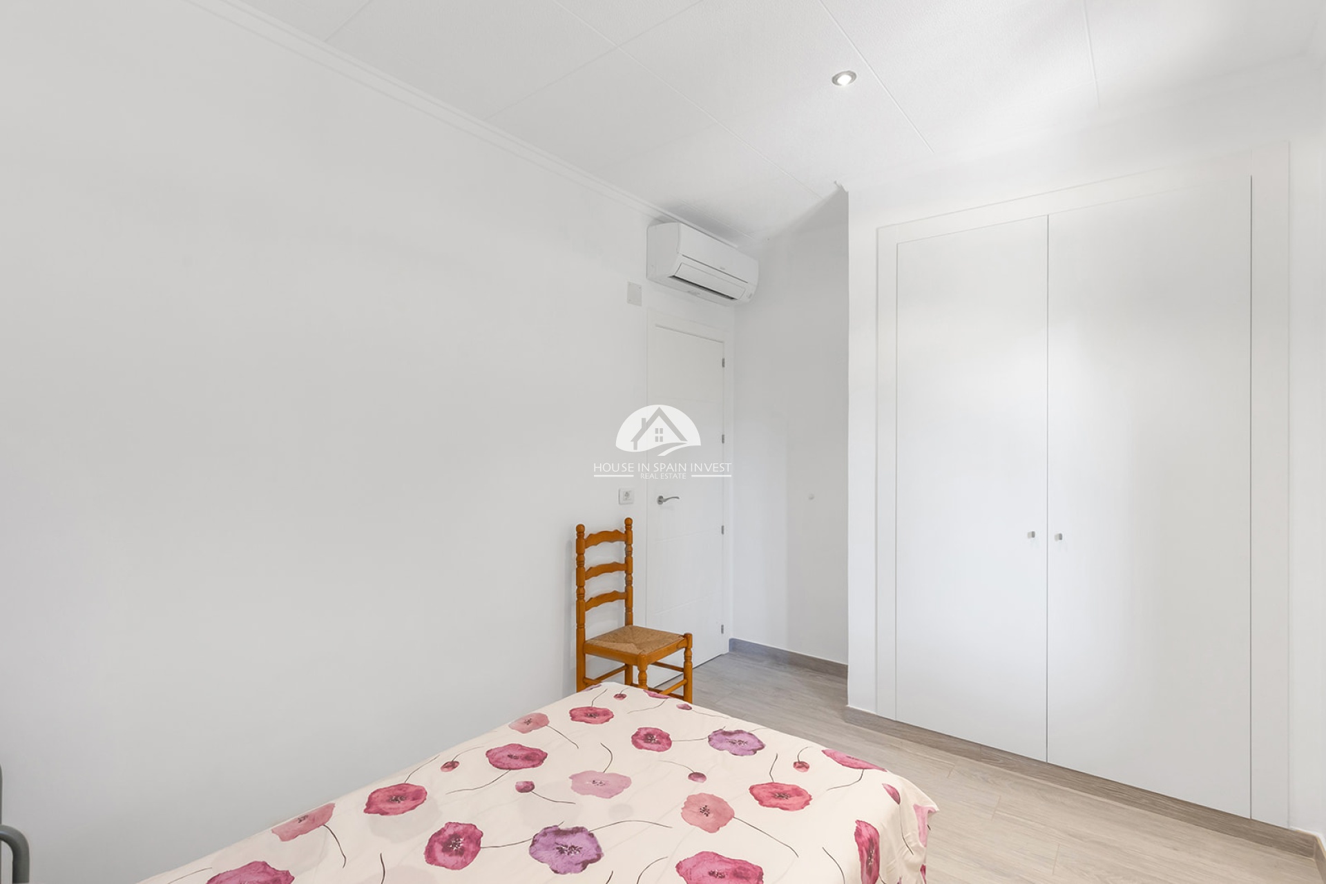 Resale - Villa - Orihuela Costa - Punta Prima  