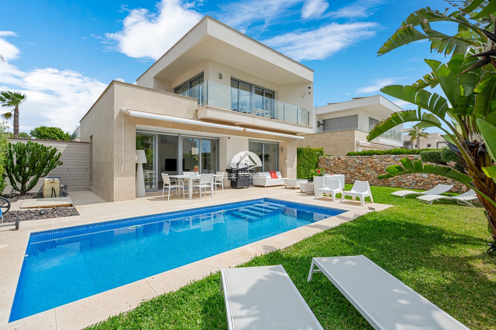 Resale - Villa - Orihuela Costa - Vistabella