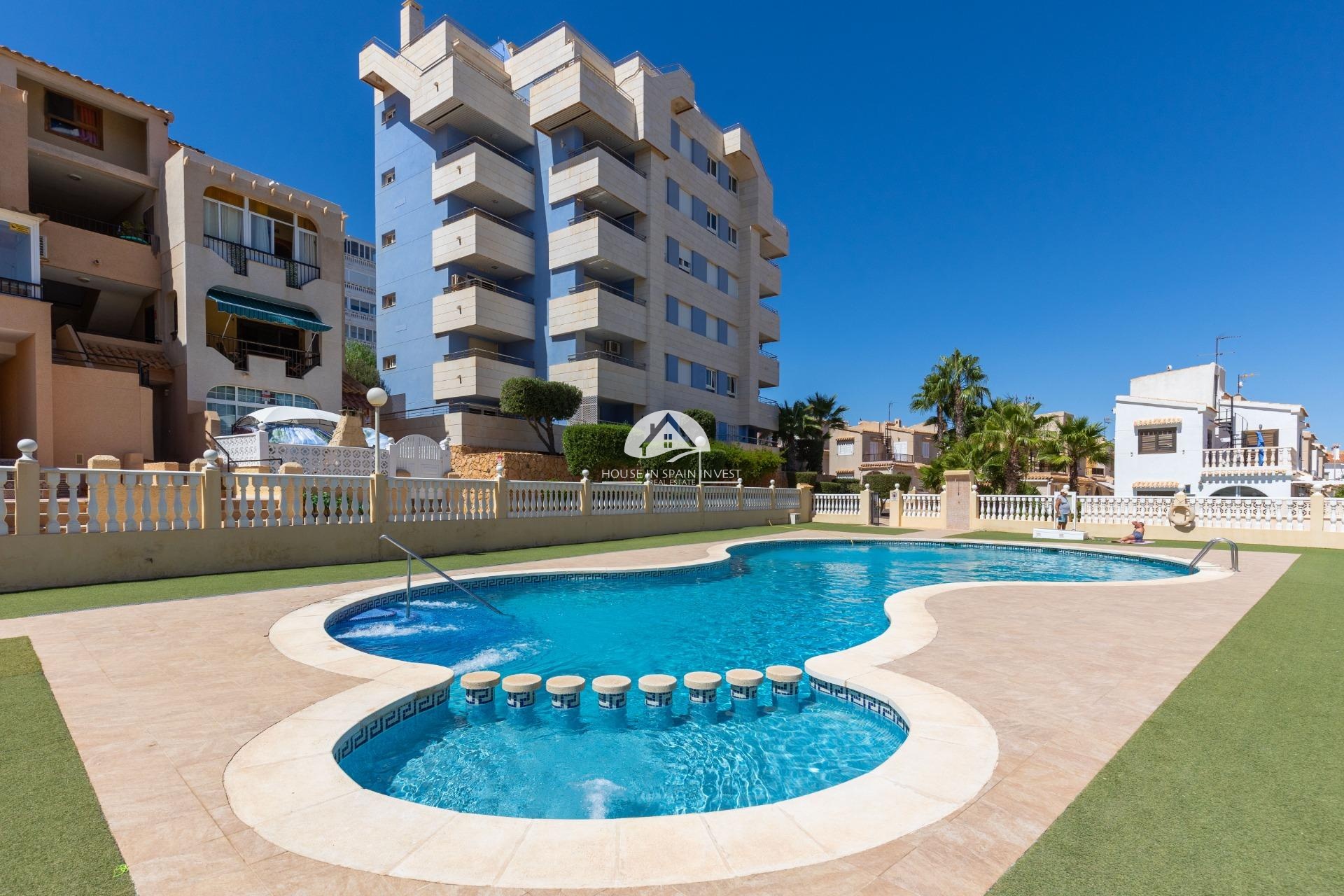 Resale - Villa - Torrevieja - La Mata