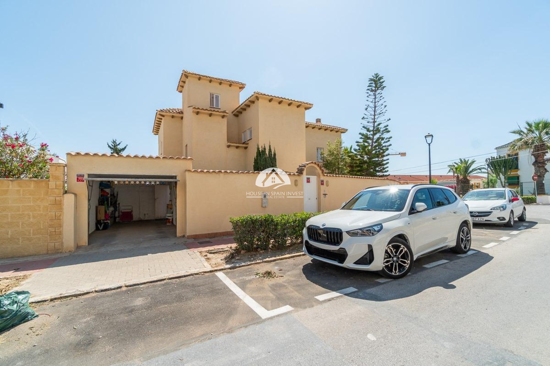 Resale - Villa - Torrevieja - La Mata