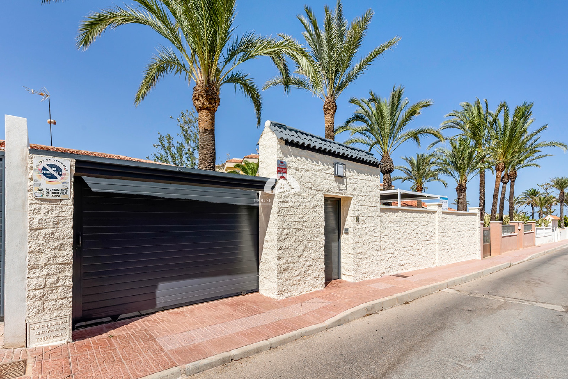 Resale - Villa - Torrevieja - Punta Prima  