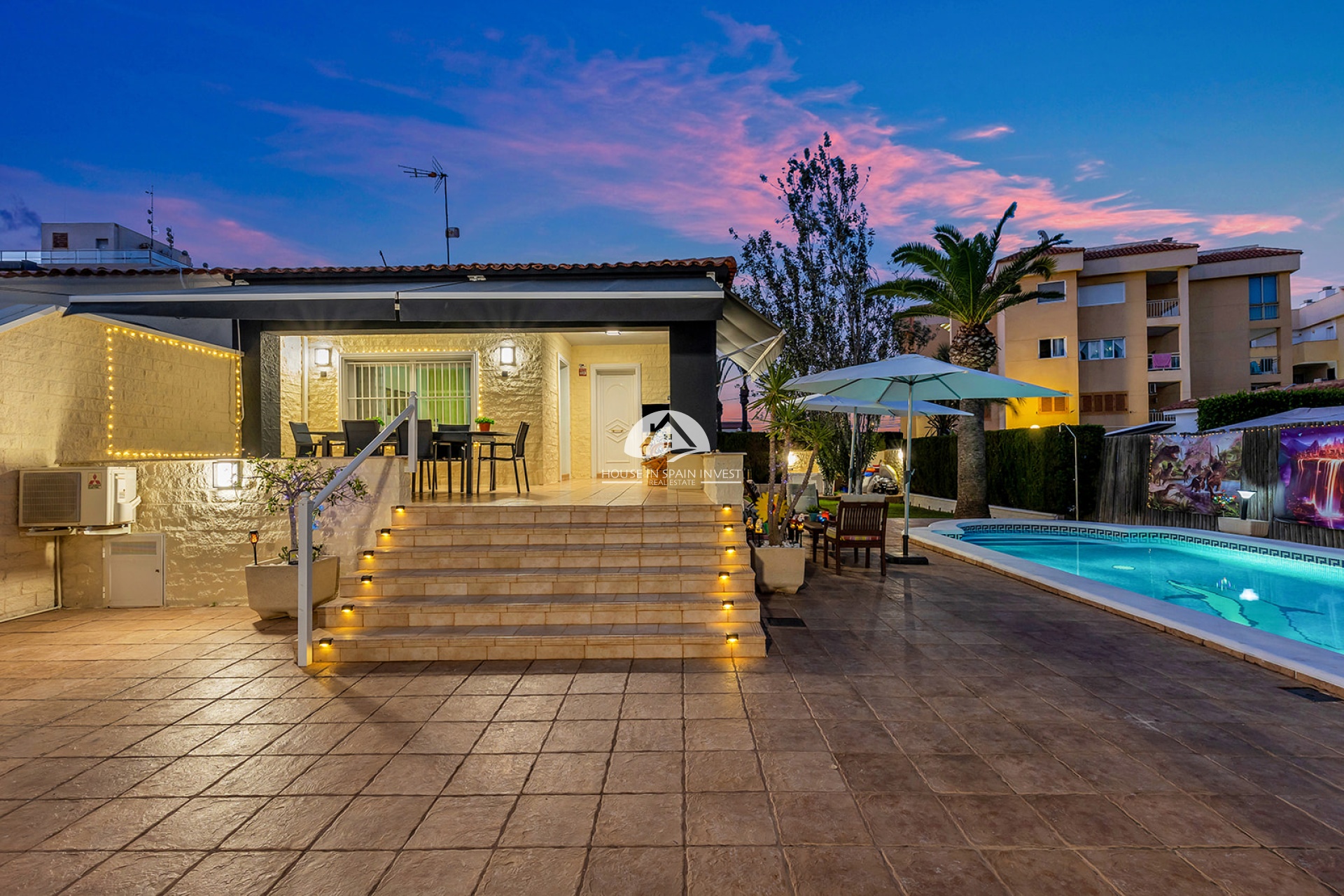 Resale - Villa - Torrevieja - Punta Prima  