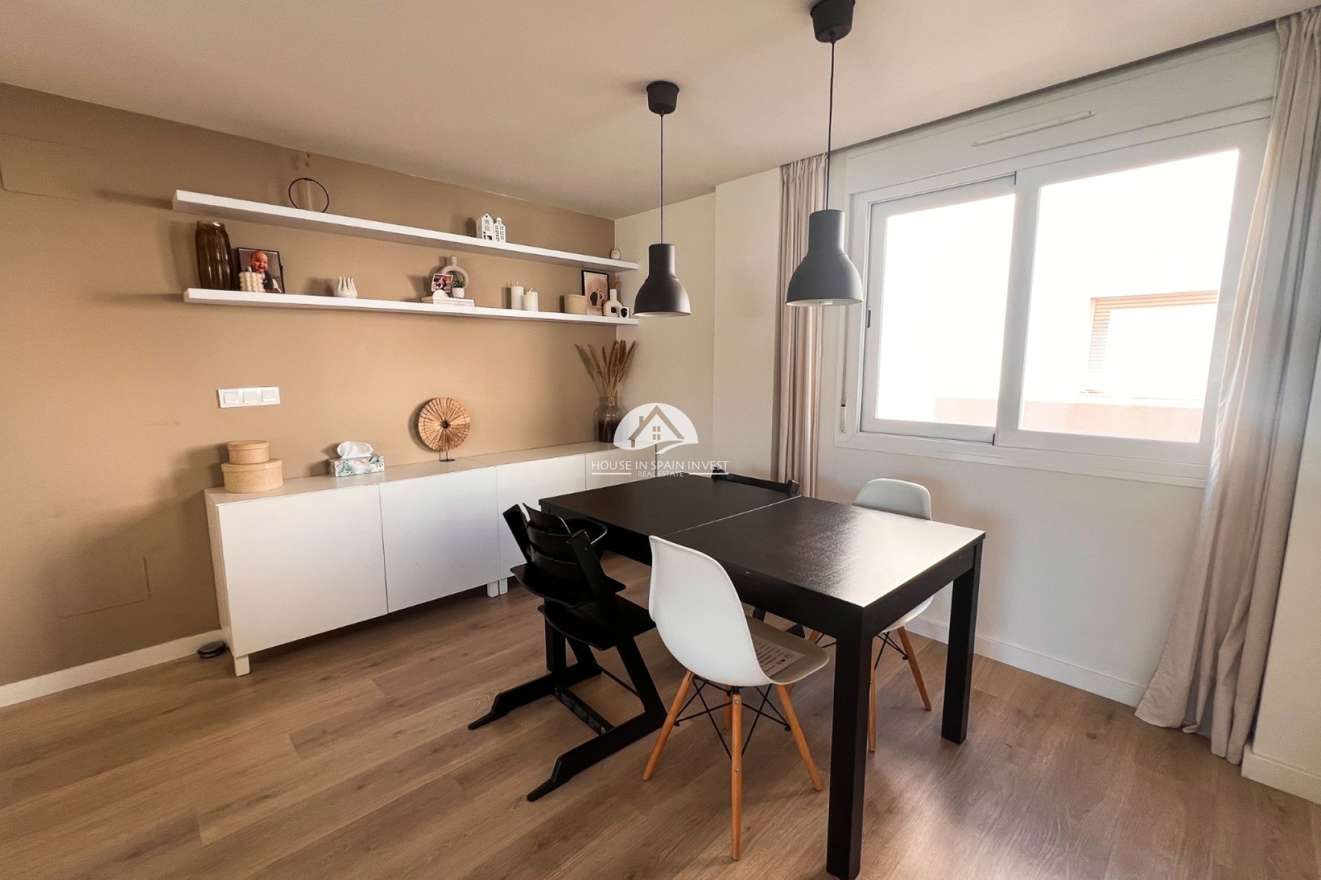 Resale - Villa - Torrevieja