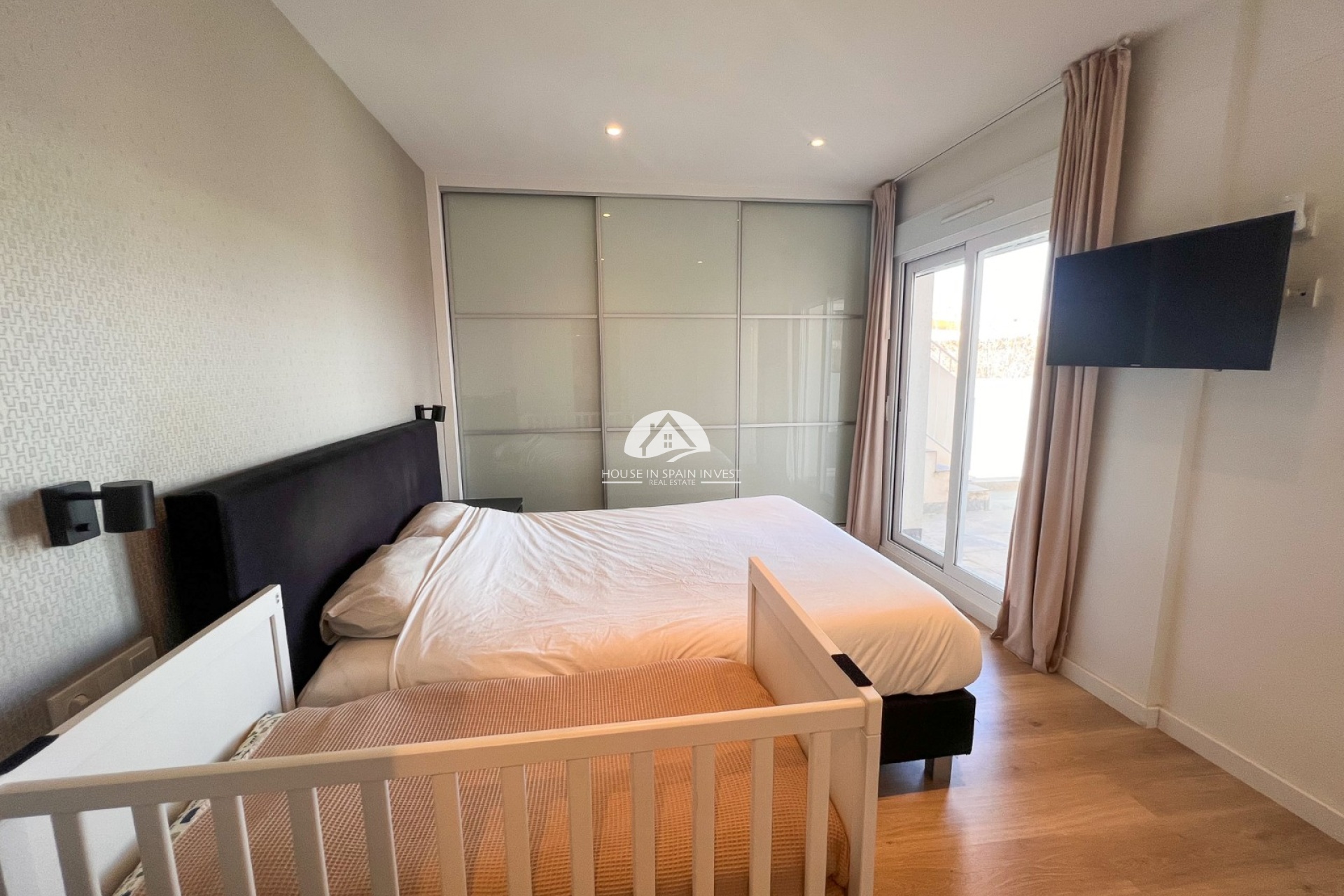 Resale - Villa - Torrevieja