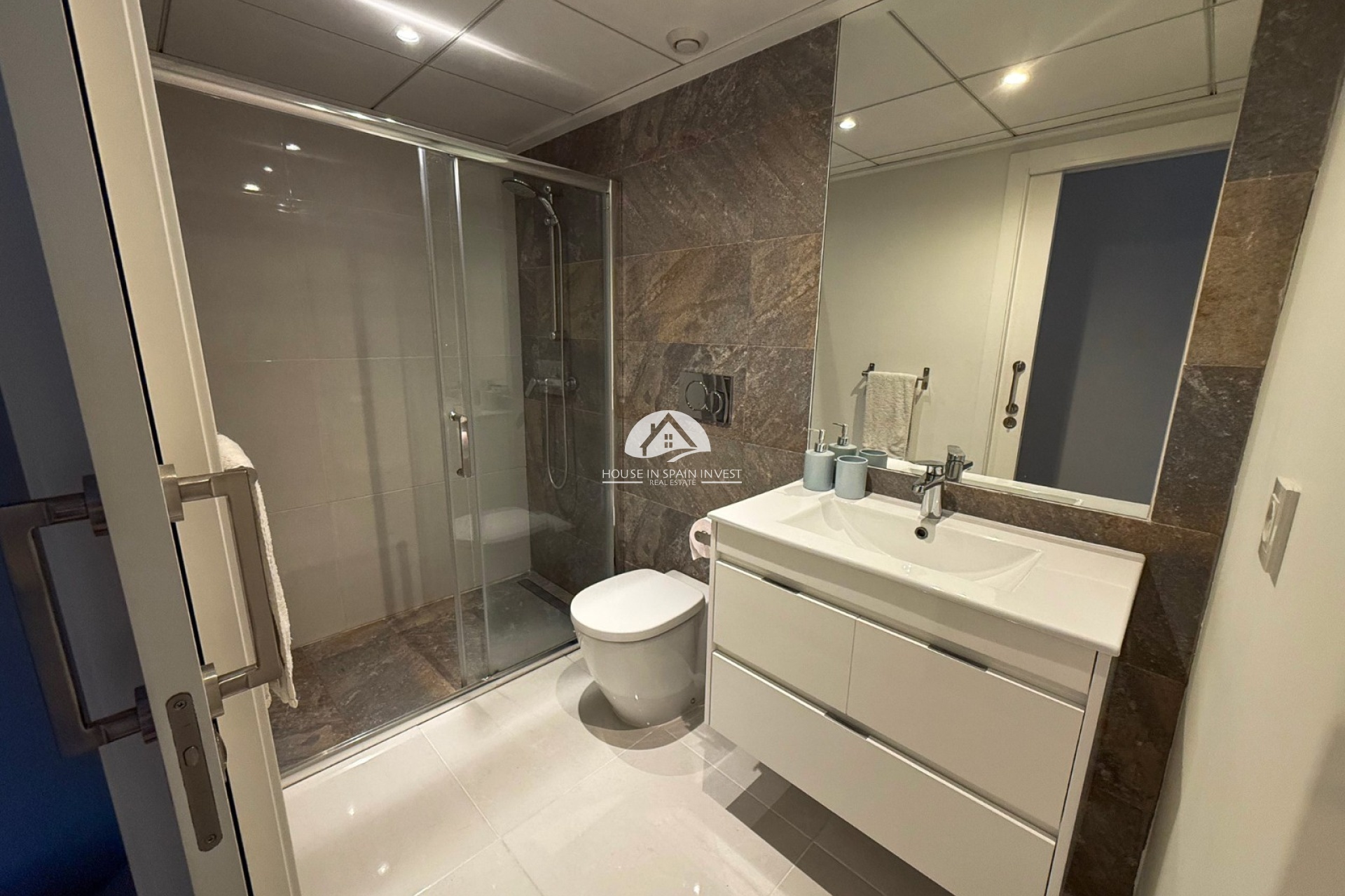 Resale - Villa - Torrevieja