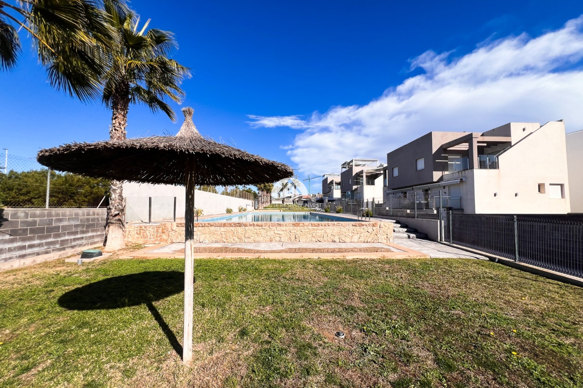 Resale - Villa - Torrevieja
