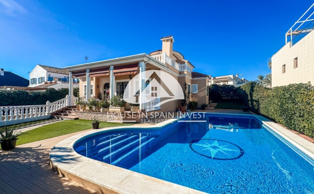 Villa - Herverkoop - Torrevieja - La Mata