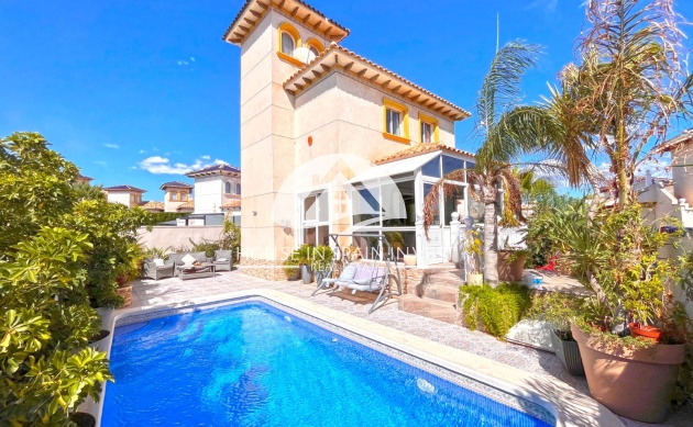 Villa - Resale - Orihuela Costa - La Zenia