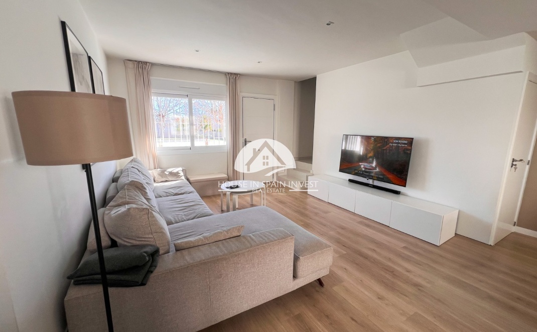 Resale - Villa - Torrevieja