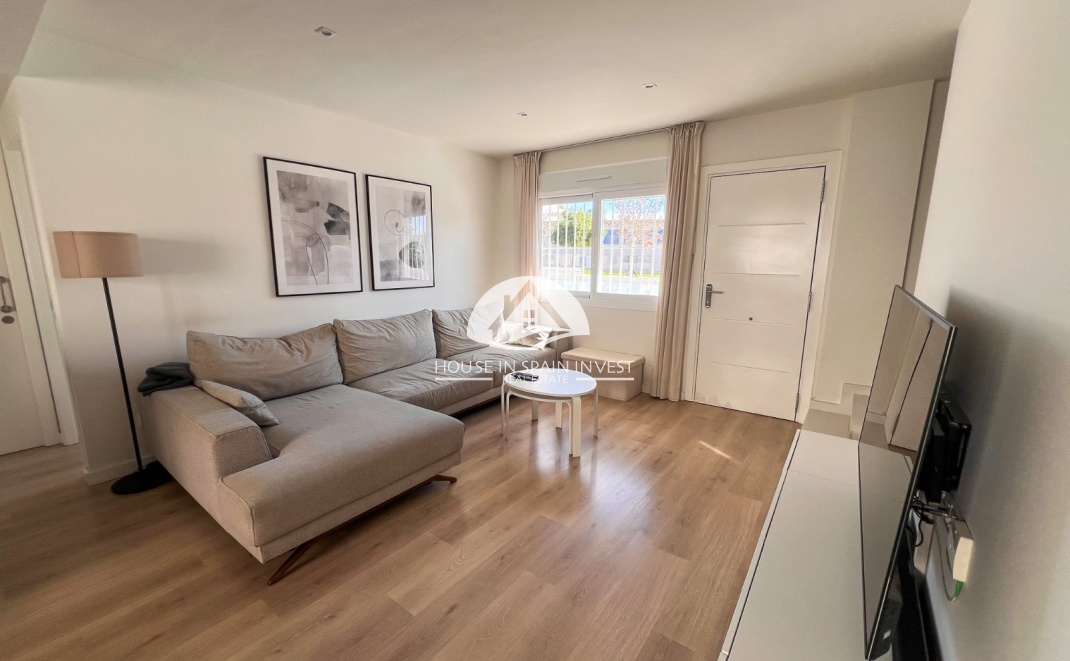 Resale - Villa - Torrevieja