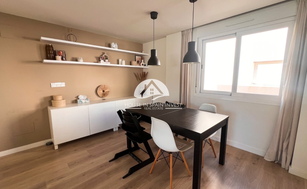 Resale - Villa - Torrevieja