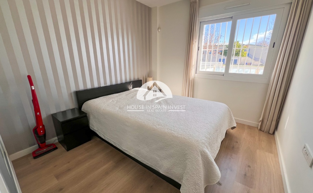 Resale - Villa - Torrevieja