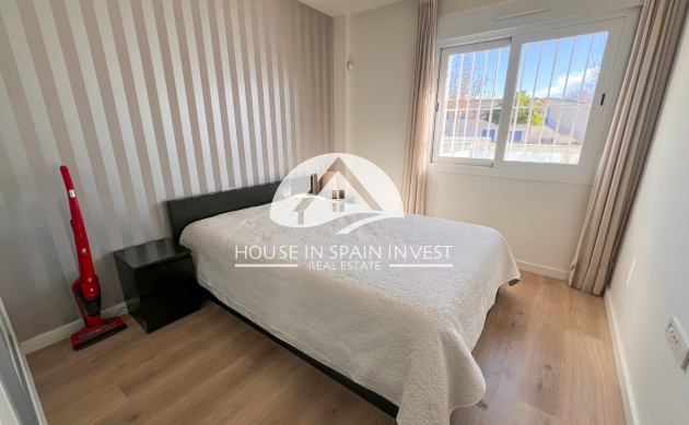 Resale - Villa - Torrevieja