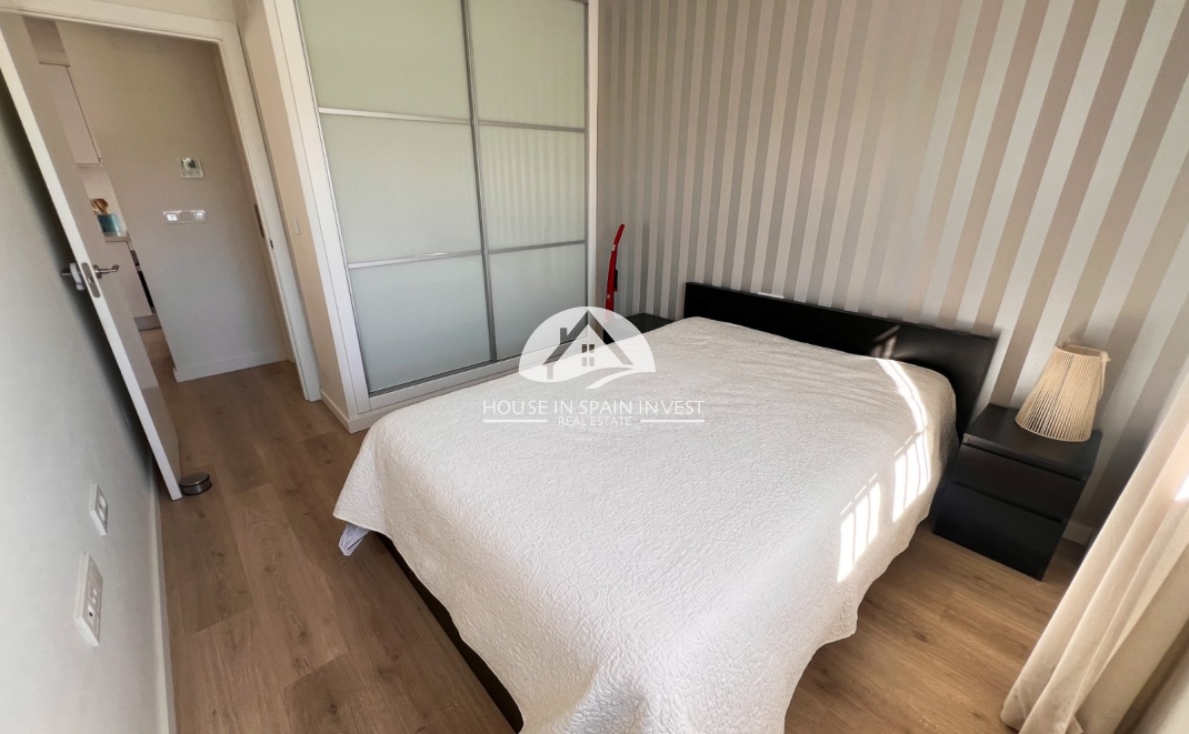 Resale - Villa - Torrevieja