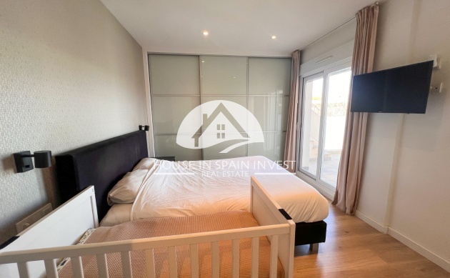 Resale - Villa - Torrevieja