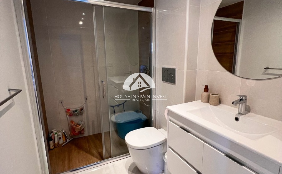 Resale - Villa - Torrevieja