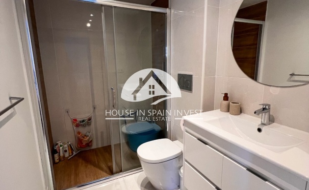 Resale - Villa - Torrevieja