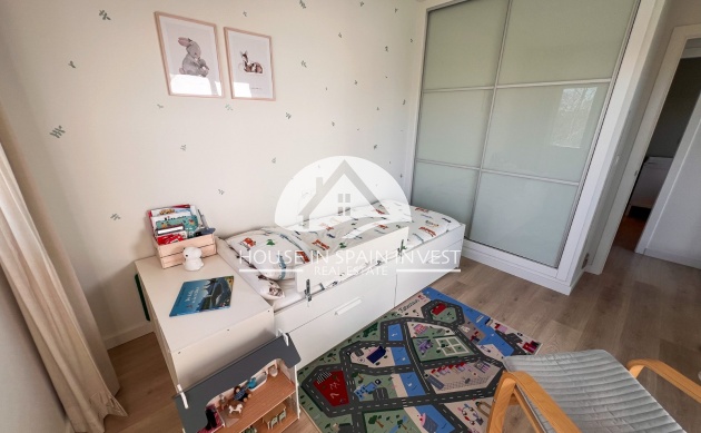 Resale - Villa - Torrevieja