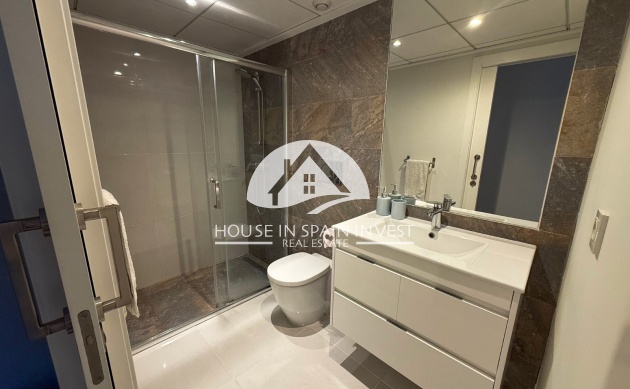 Resale - Villa - Torrevieja