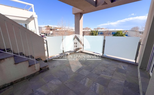 Resale - Villa - Torrevieja