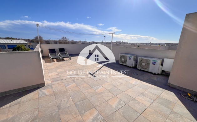 Resale - Villa - Torrevieja