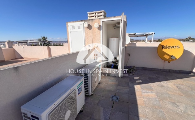 Resale - Villa - Torrevieja