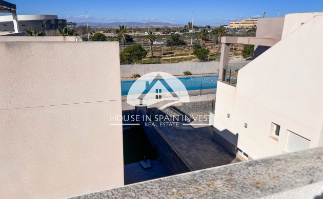 Resale - Villa - Torrevieja