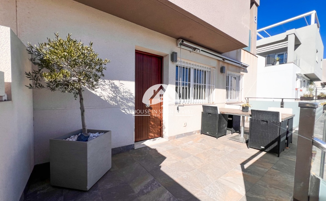 Resale - Villa - Torrevieja