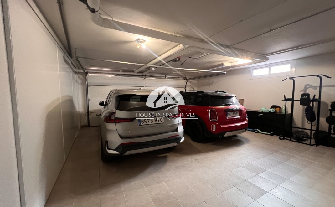 Resale - Villa - Torrevieja