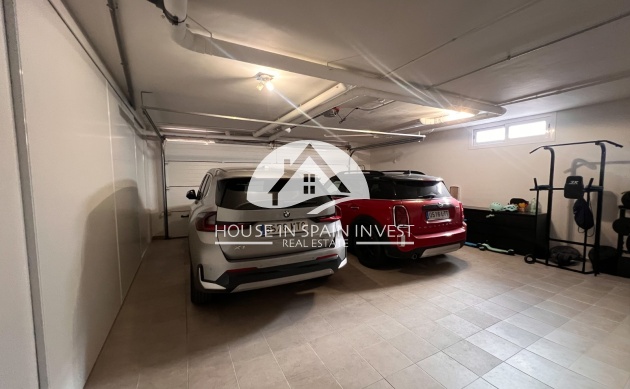 Resale - Villa - Torrevieja