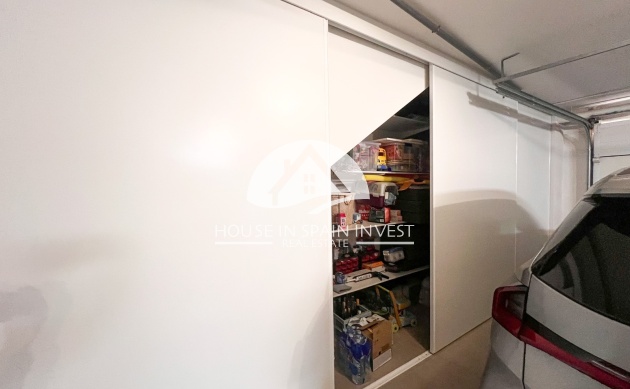 Resale - Villa - Torrevieja