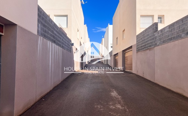 Resale - Villa - Torrevieja