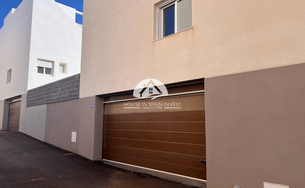 Resale - Villa - Torrevieja