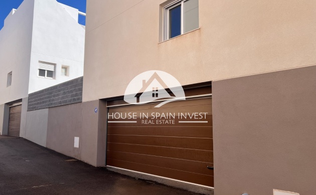 Resale - Villa - Torrevieja