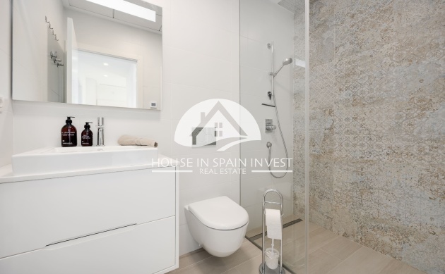 Reventa - Apartamento - Las Colinas Golf