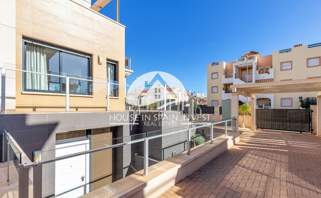 Reventa - Chalet - Orihuela Costa - La Zenia