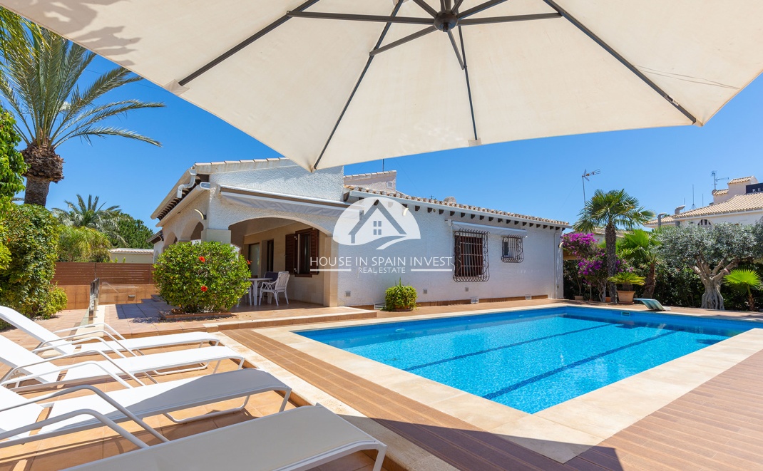 Herverkoop - Villa - Orihuela Costa - Punta Prima