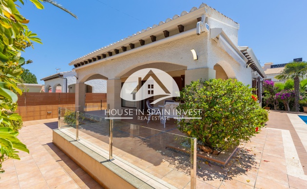 Herverkoop - Villa - Orihuela Costa - Punta Prima