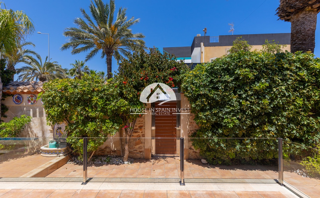 Herverkoop - Villa - Orihuela Costa - Punta Prima