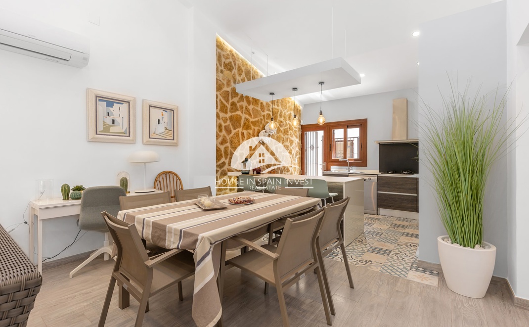 Herverkoop - Villa - Orihuela Costa - Punta Prima