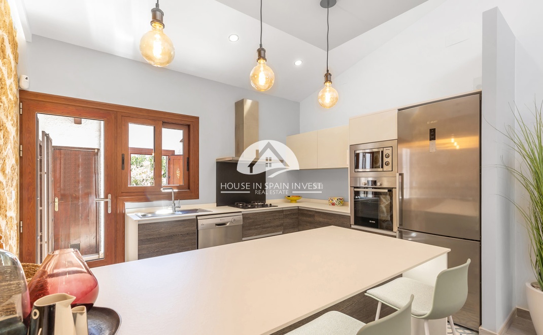 Herverkoop - Villa - Orihuela Costa - Punta Prima