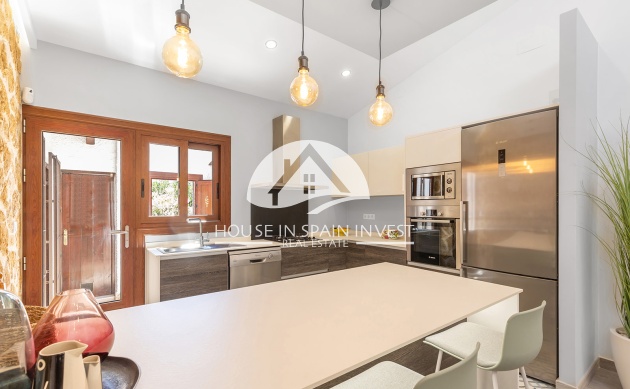 Herverkoop - Villa - Orihuela Costa - Punta Prima