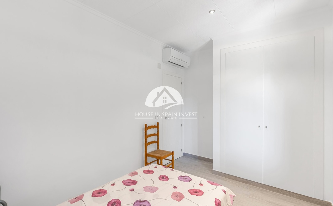 Herverkoop - Villa - Orihuela Costa - Punta Prima