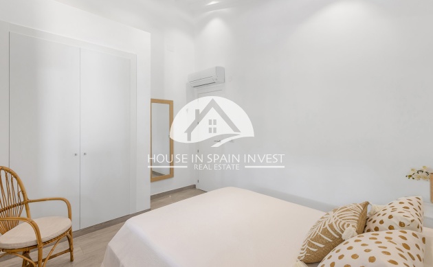 Herverkoop - Villa - Orihuela Costa - Punta Prima