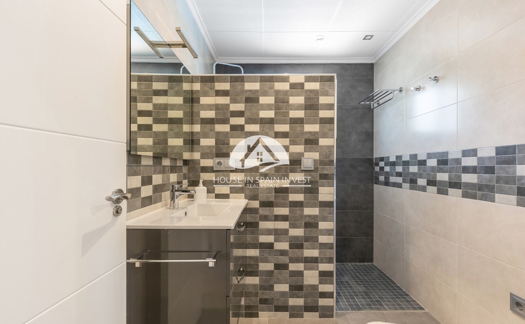 Herverkoop - Villa - Orihuela Costa - Punta Prima