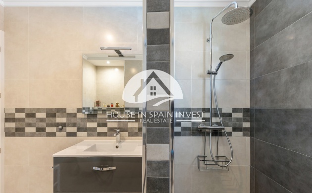 Herverkoop - Villa - Orihuela Costa - Punta Prima